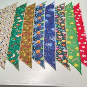 Set of 7 Medium Holiday and 1 Everyday Pet Bandanas, 20.5 Inches